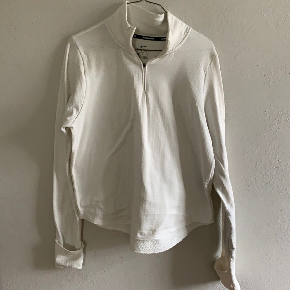 Nike - size M - honeycomb running short